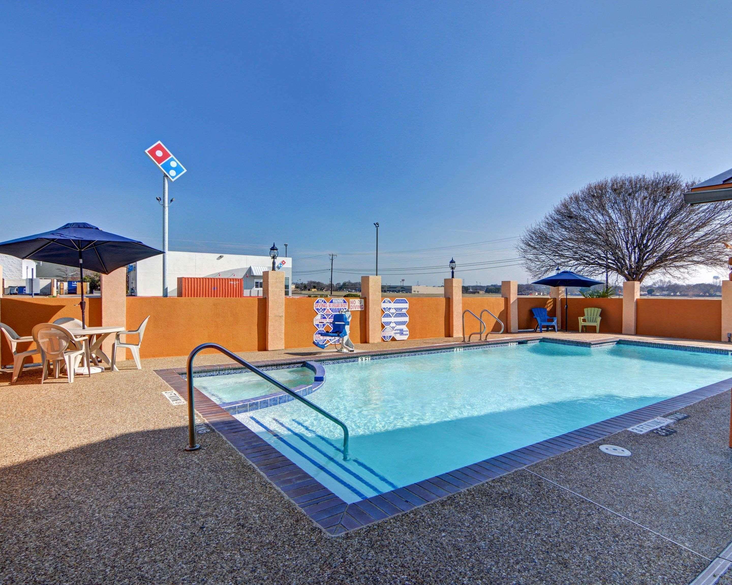 Quality Inn Forest Hill - Fort Worth South Exterior foto